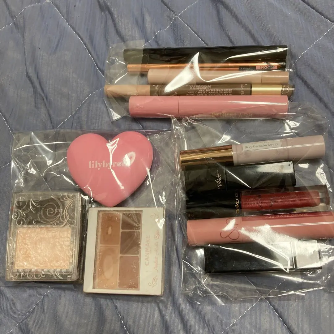 Thumbnail of lilybyred makeup eyeshadow concealer gloss cosmetics