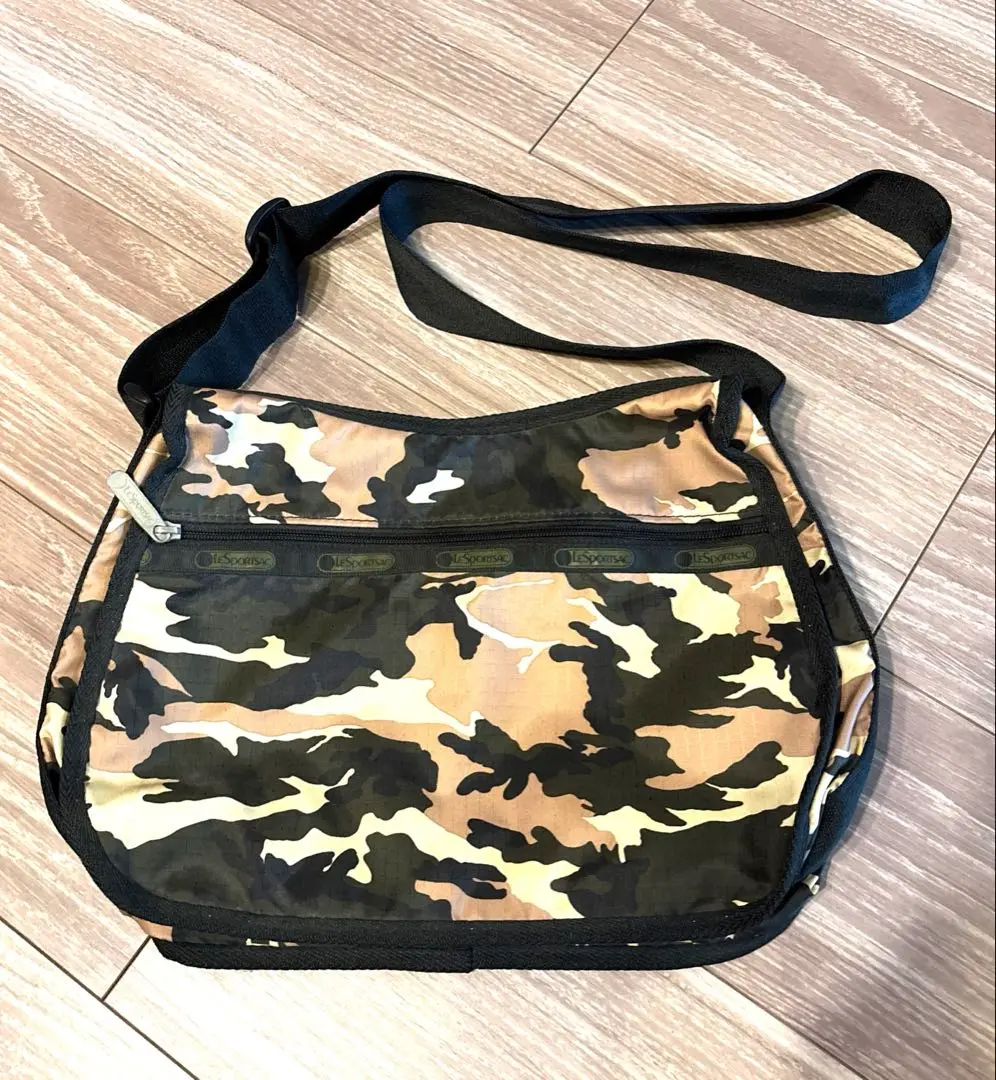 LeSportsac レスポ 迷彩　バンブーハンドル2wayバッグ　カモフラ LeSportsac レスポ 迷彩 バンブーハンドル2wayバッグ カモフラ