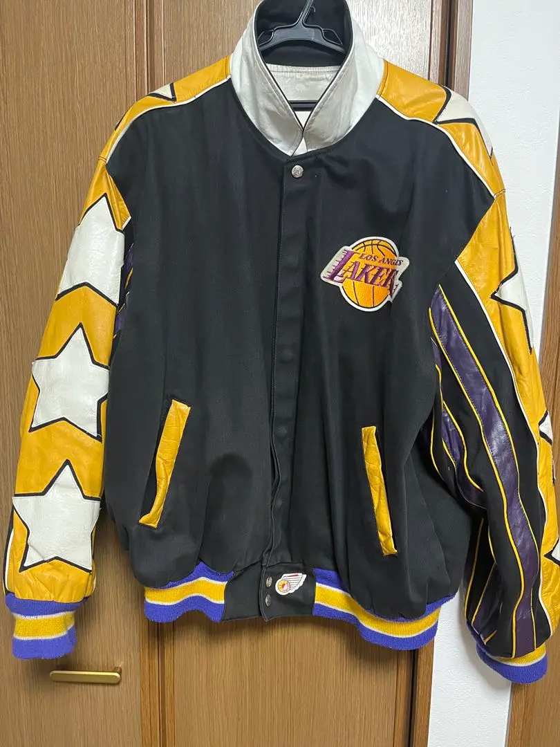 【未使用】希少 LAKERS レイカーズ スタジャン サガラ ロゴ XL相当 2025年最新】lakers スタジャンの人気アイテム - メルカリ