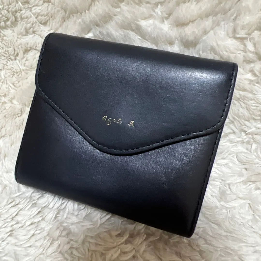 Thumbnail of Agnes b. Folding Wallet Black Leather Simple