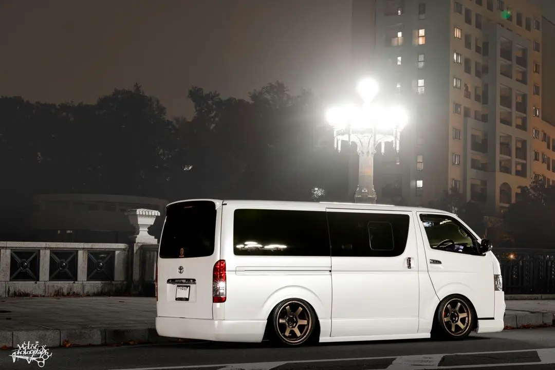 ハイエース200系、左右共通スライドドア用、イージークローザーの車両側の出品です ハイエース200系、左右共通スライドドア用、イージークローザー