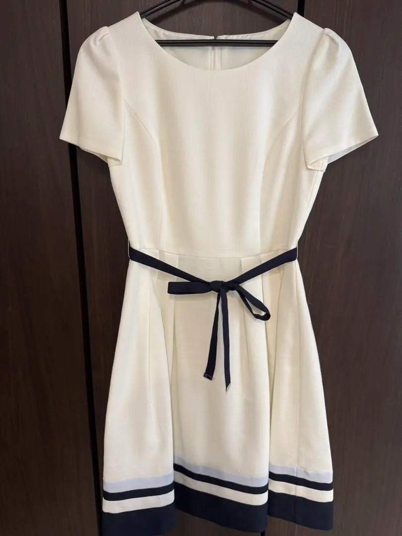 【美品】Debut de Fiore 蝴蝶結腰帶撞色連衣裙 白色 的縮圖