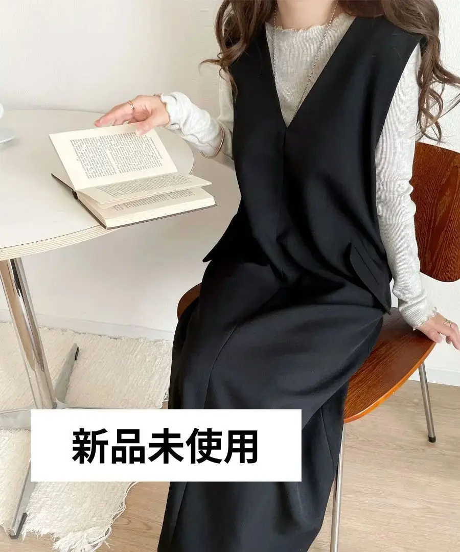 Thumbnail of Classical Elf V-neck Dress with Pockets (Long Length) Black