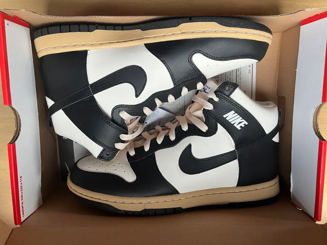極美品　NIKE WMNS DUNK HIGH SE ナイキ　ダンク　ハイ　タグ 極美品 NIKE WMNS DUNK HIGH SE ナイキ ダンク ハイ タグ - メルカリ
