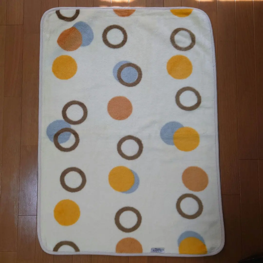 Thumbnail of Kanebo Bell Flesh Dot Pattern Blanket 70x100cm