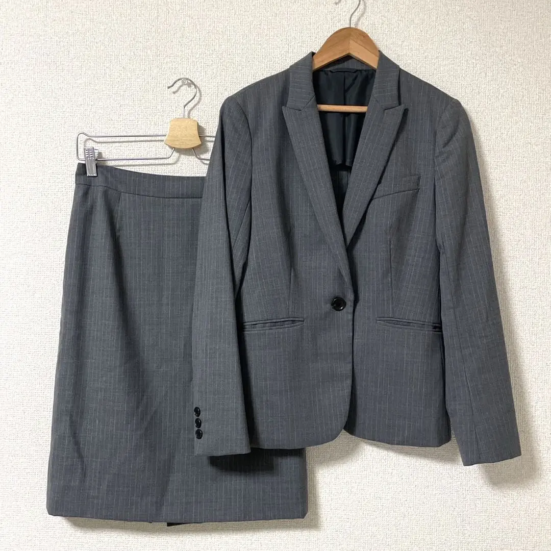 Thumbnail of THE SUIT COMPANY SustainaWOOL Suit Skirt Set Up - Gray