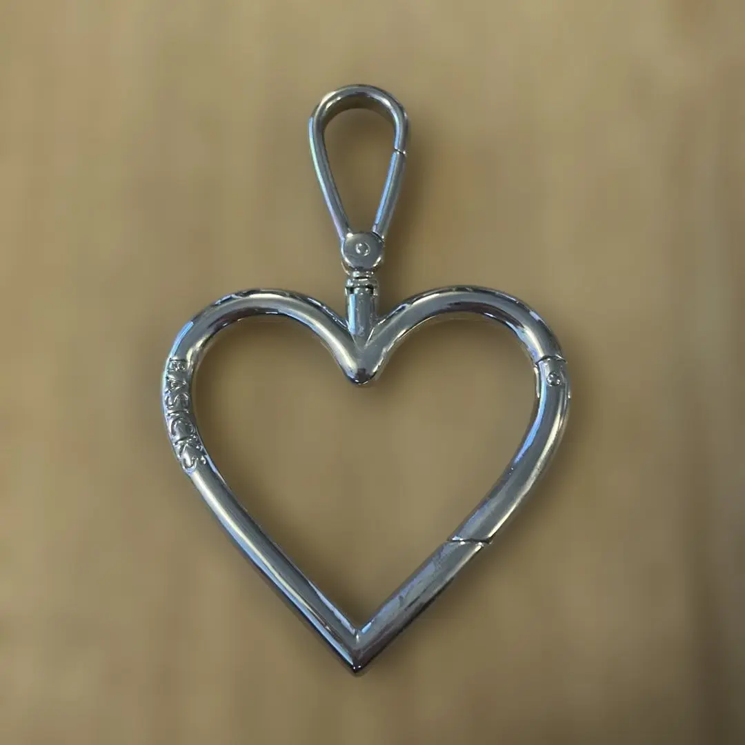 basicks ハートカラビナ　新品未使用 BASICKS/ベーシックス】Heart Carbiner/ハートカラビナ