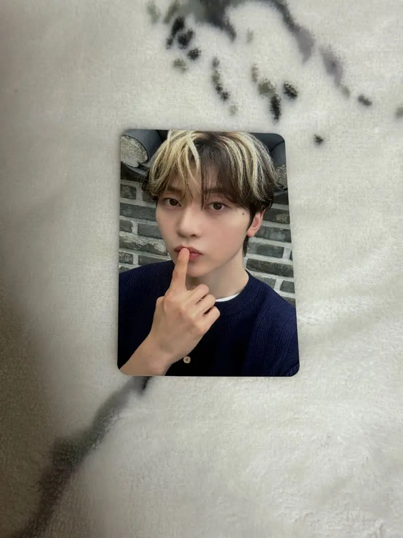 Thumbnail of ZEROBASEONE ZB1 Apple Music Benefit Photocard SEOK MATTHEW