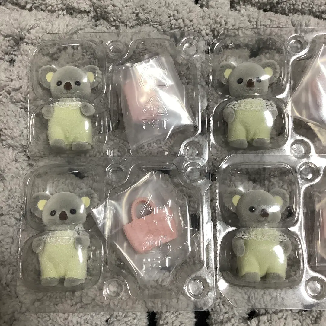 【全新未開封】森林家族 寶寶收藏系列 購物篇 無尾熊寶寶4隻 的縮圖