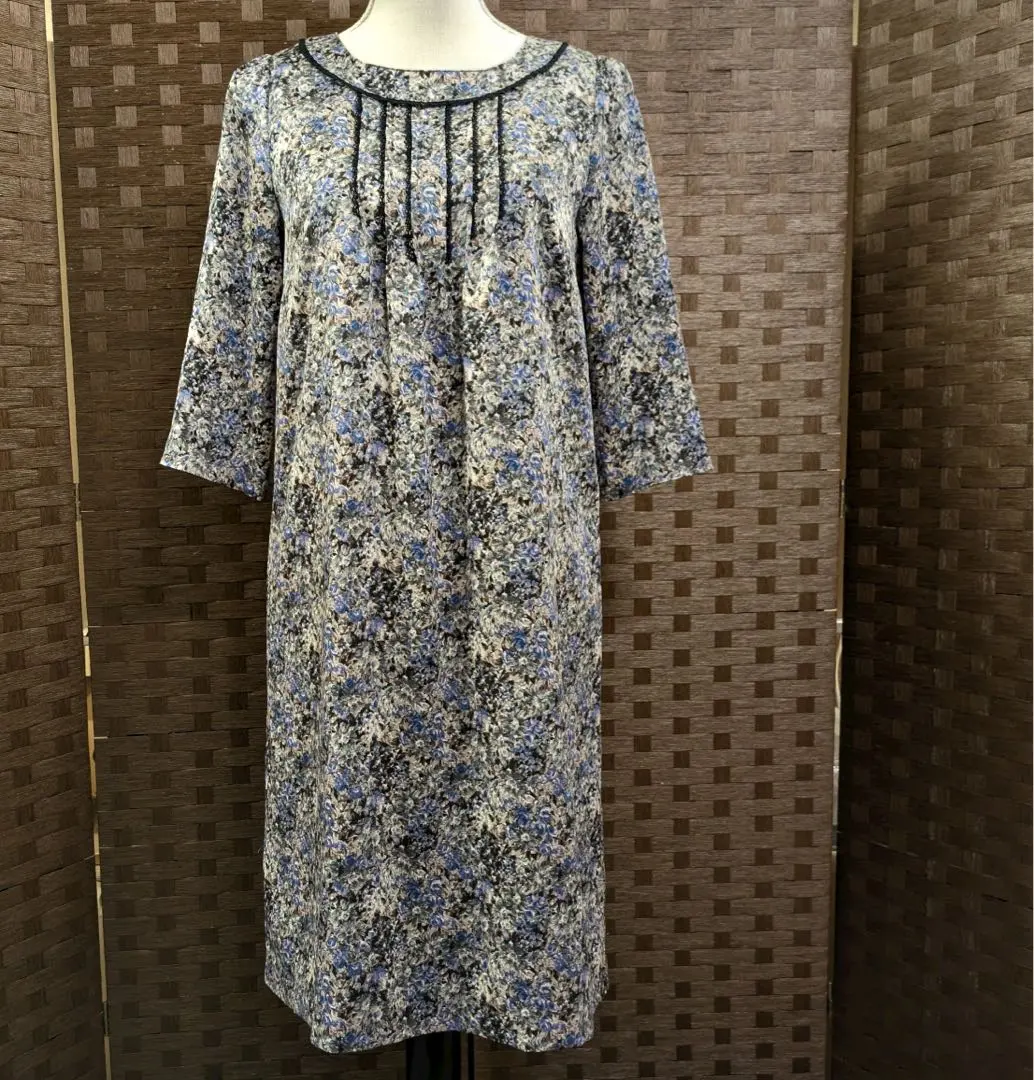 Thumbnail of Beautiful Condition 【Aylesbury】 Floral 3/4 Sleeve Tunic Size 9