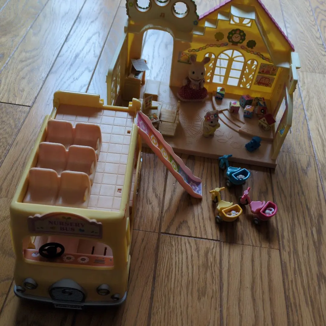 森林家族 巴士與森林的快樂幼稚園 的縮圖