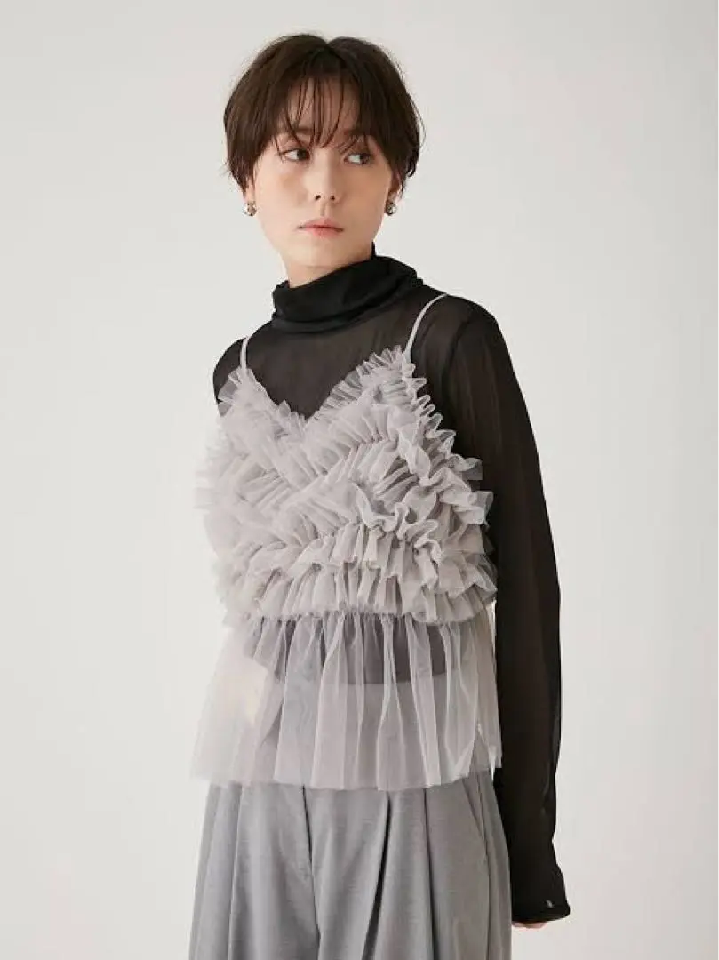 新品　未使用　emmi エミアトリエ　チュールトップス emmi（エミ）の「【emmi atelier】チュールトップス（シャツ