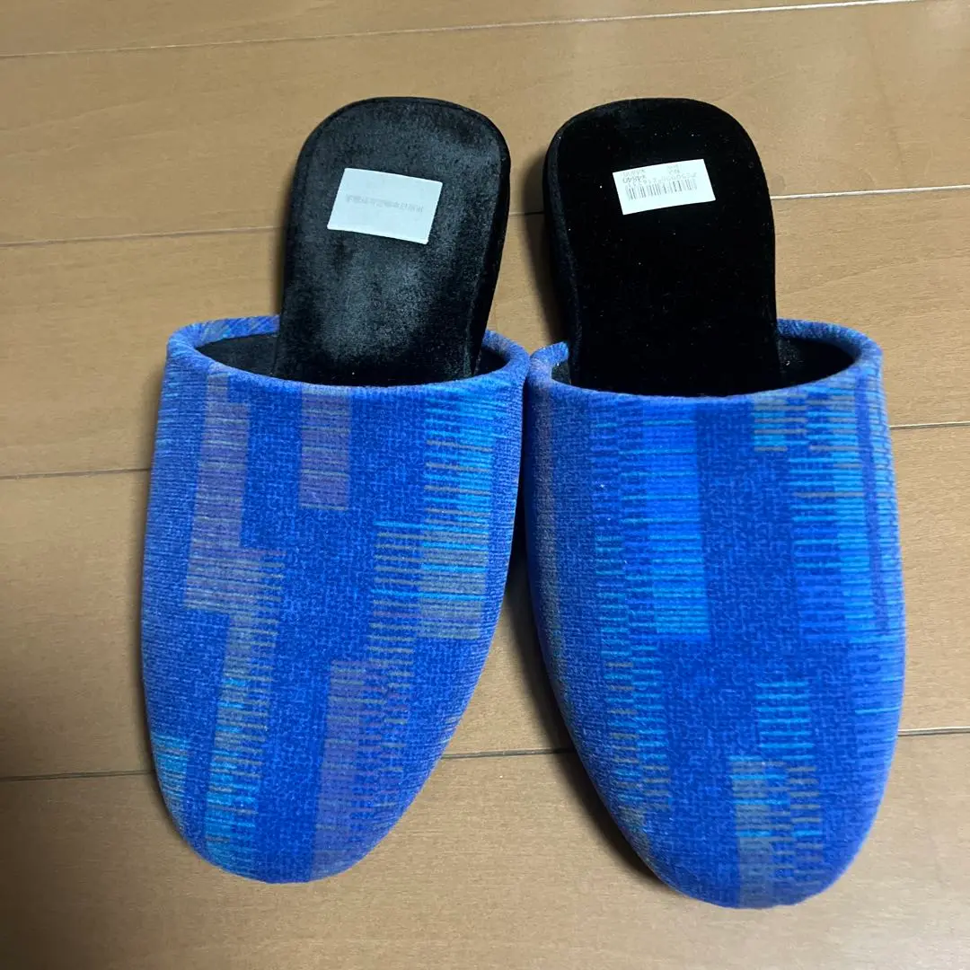 座席（シート）生地使用●マット（47cm×63cm）●鉄道部品② E3系2000番代の座席シート生地を使用したクッション2種を新発売