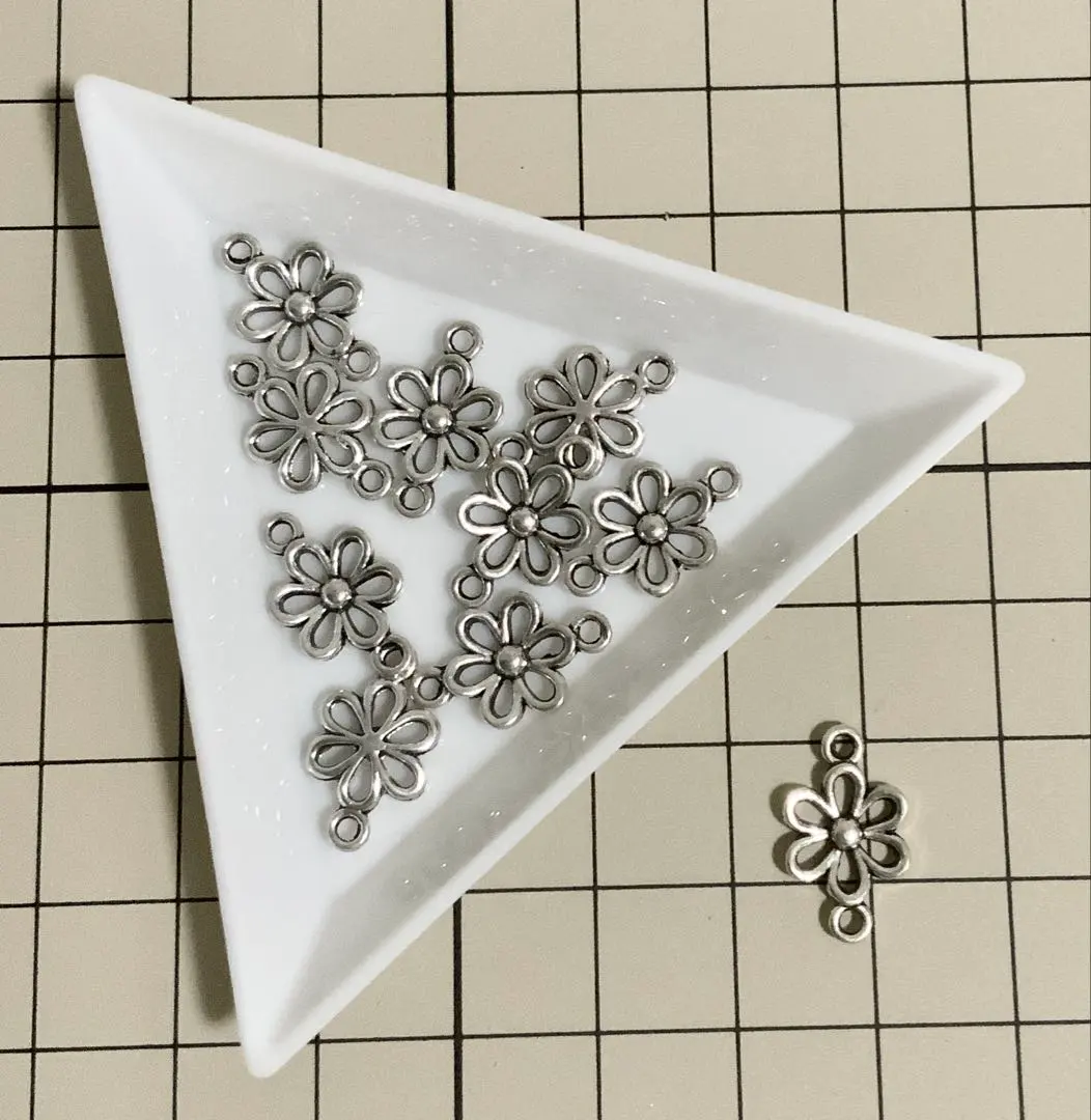 Thumbnail of Antique Silver Metal Charms - Flowers - 10 pieces