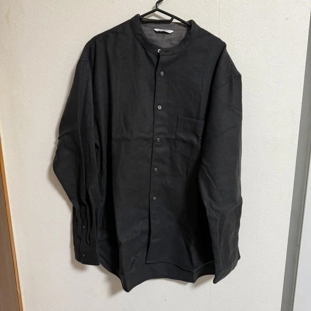 【美品】URBAN RESEARCH DOORS 黑色 長袖襯衫 的縮圖