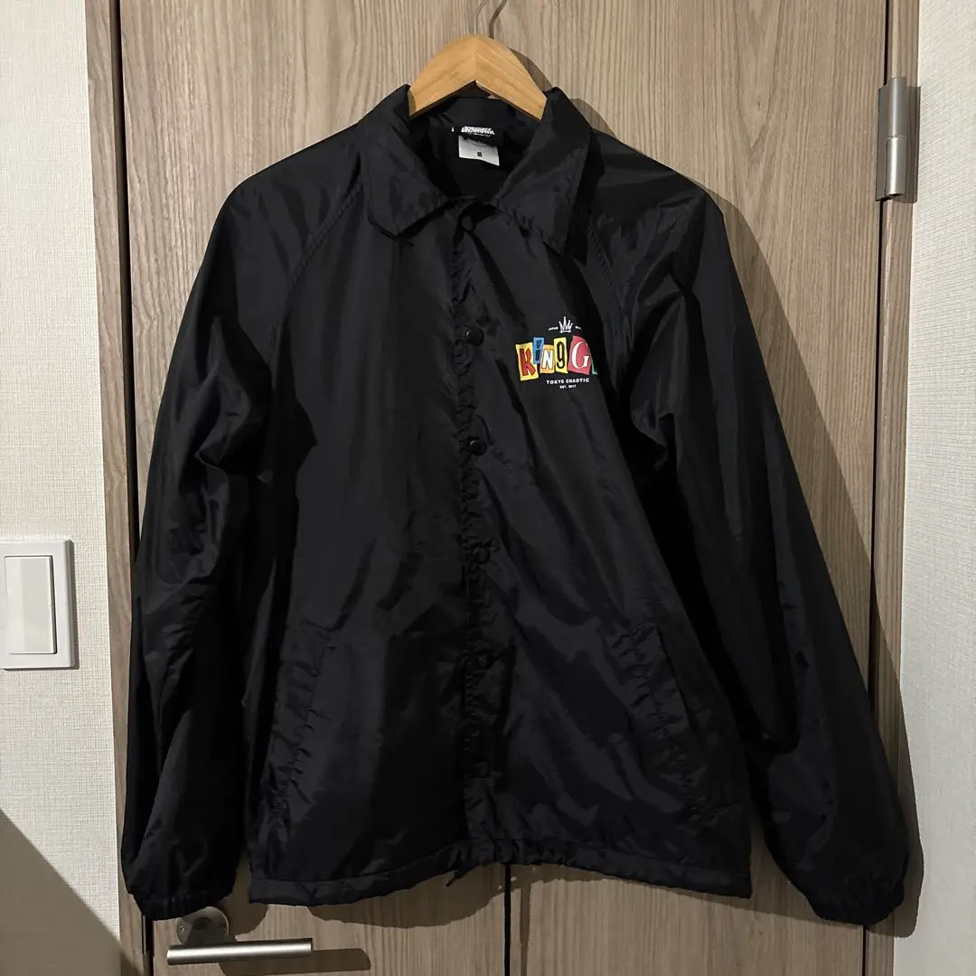 ミュージシャン King Gnu GNU FRIENDS COACH JACKET L 珠玉の一着。King Gnu GNU FRIENDS COACH JACKET ｜Sora_ly