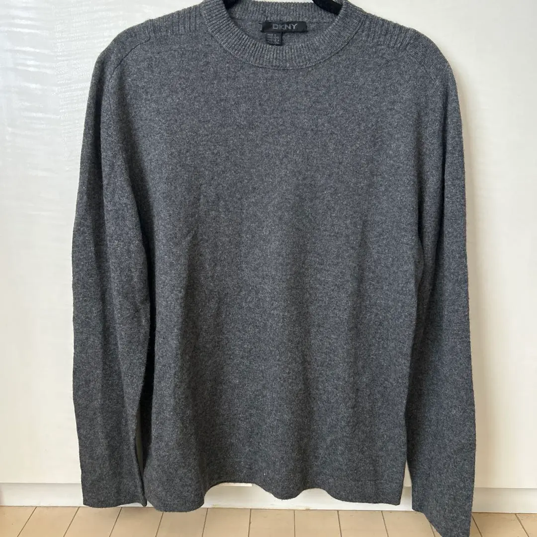 DKNY 灰色 圓領毛衣 的縮圖