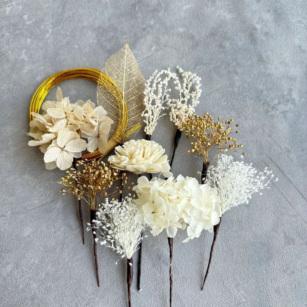 Thumbnail of White gold hair ornament with mizuhiki, for Japanese attire, coming-of-age ceremony, Shichi-Go-San