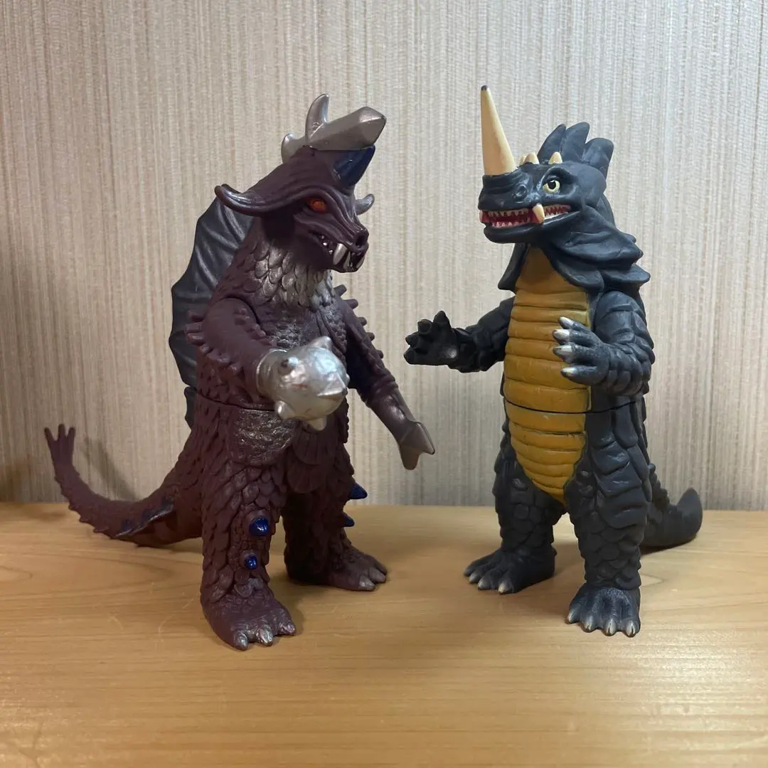 Thumbnail of Set of two figures: Seegras and Barabba