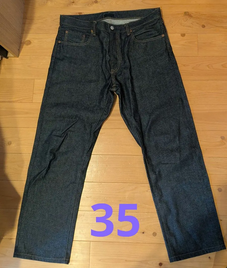 UNIQLO 經典款牛仔褲 35 吋 的縮圖