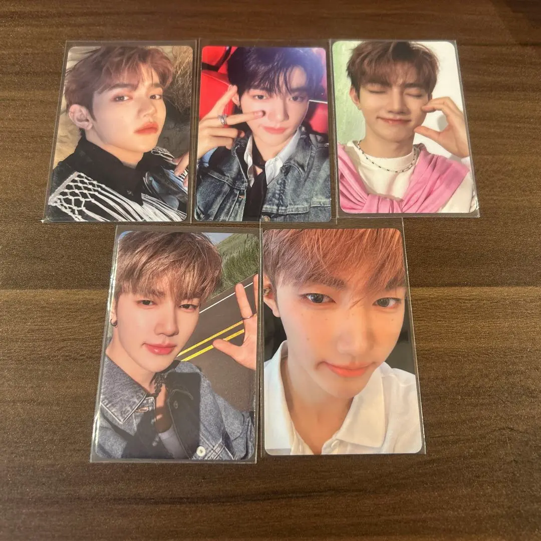 ZB1 章昊 封入 小卡 套組 的縮圖