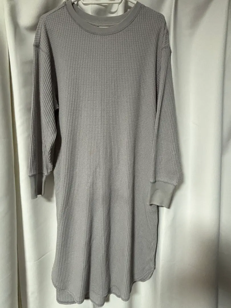 Thumbnail of Gray waffle knit knee-length dress, long sleeves, UNIQLO
