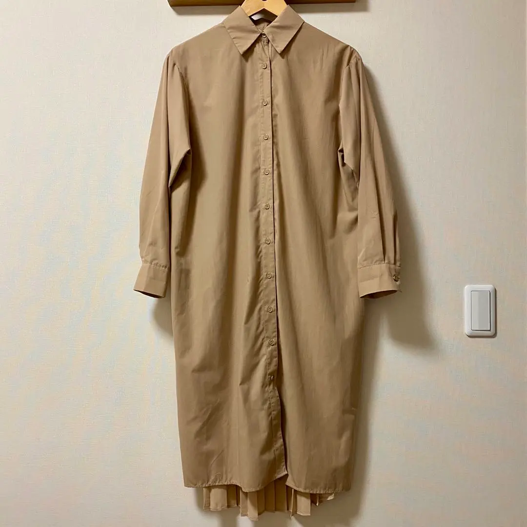 Thumbnail of Beige Pleated Back Long Shirt