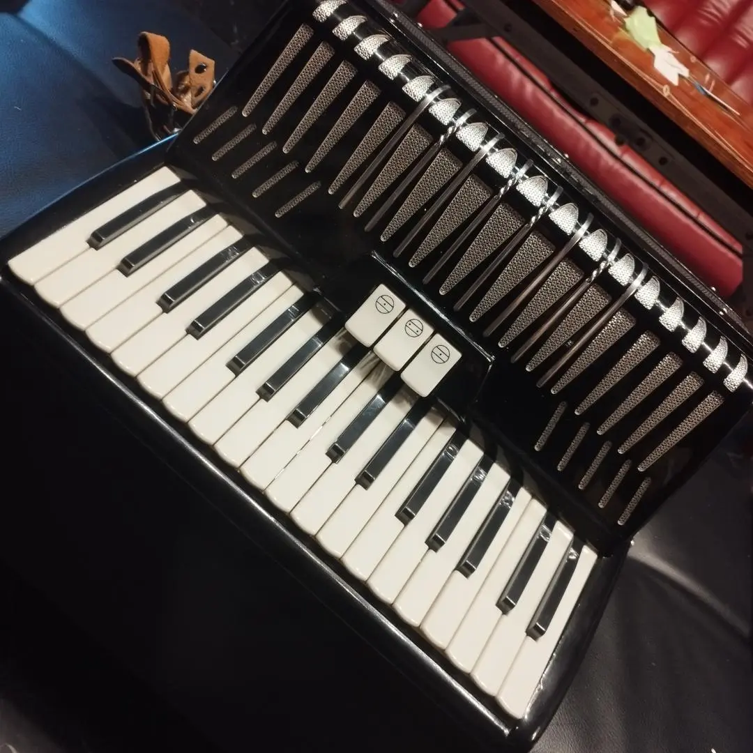 【音出しOK】YAMAHA ヤマハ　YA-48 アコーディオン 訳あり 音出しOK】YAMAHA ヤマハ YA-48 アコーディオン 訳あり