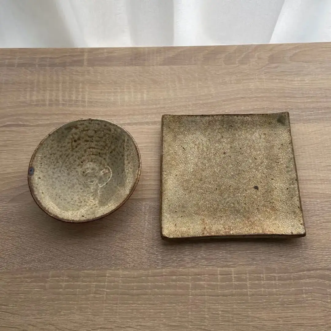 【30日で出品終了】馬渡新平さん、陶器製 皿 4枚セット 30日で出品終了】馬渡新平さん、陶器製 皿 4枚セット