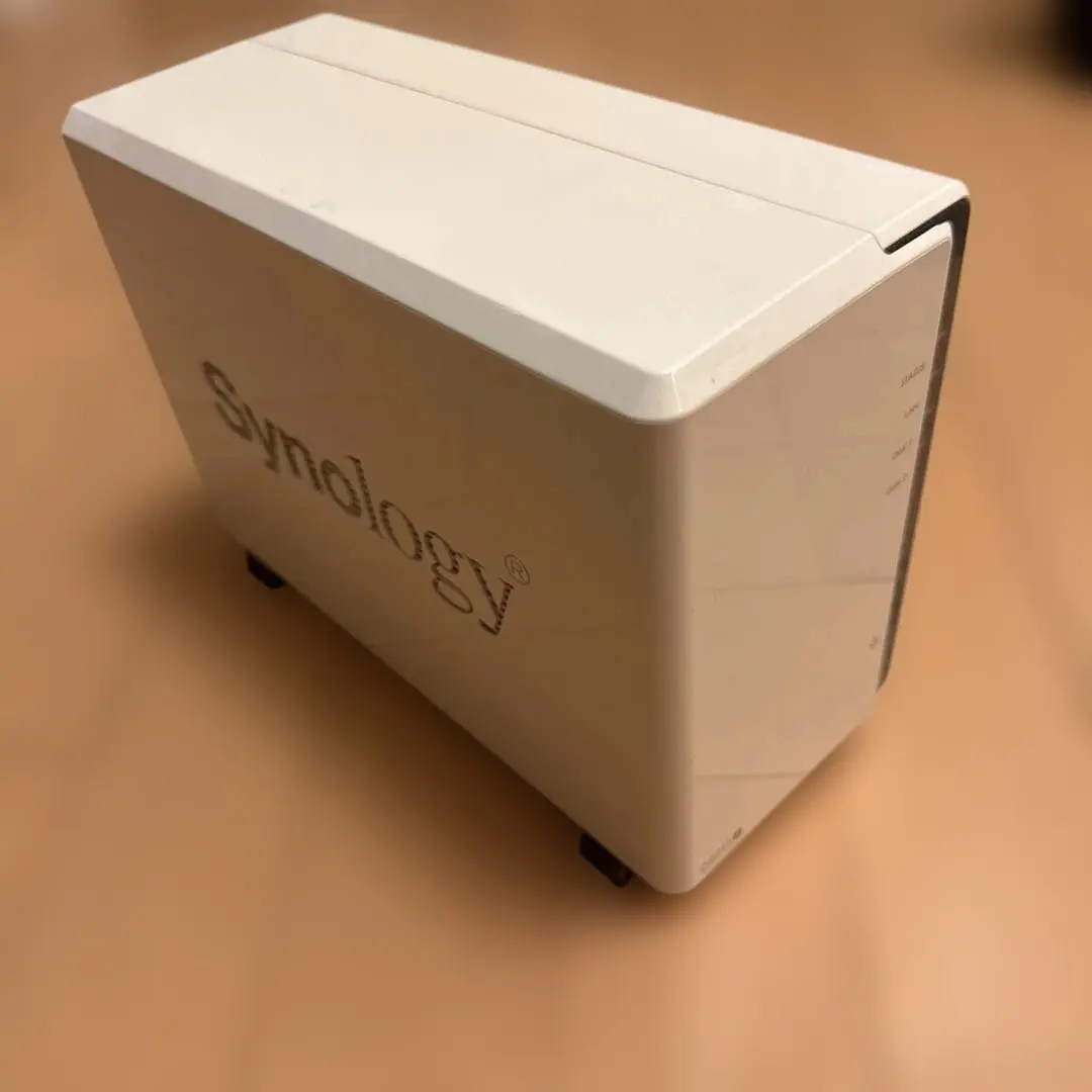 Synology DS215j NAS 本体中古　HDD3T×2台付き Amazon.co.jp: Synology DiskStation DS215j デュアルコアCPU