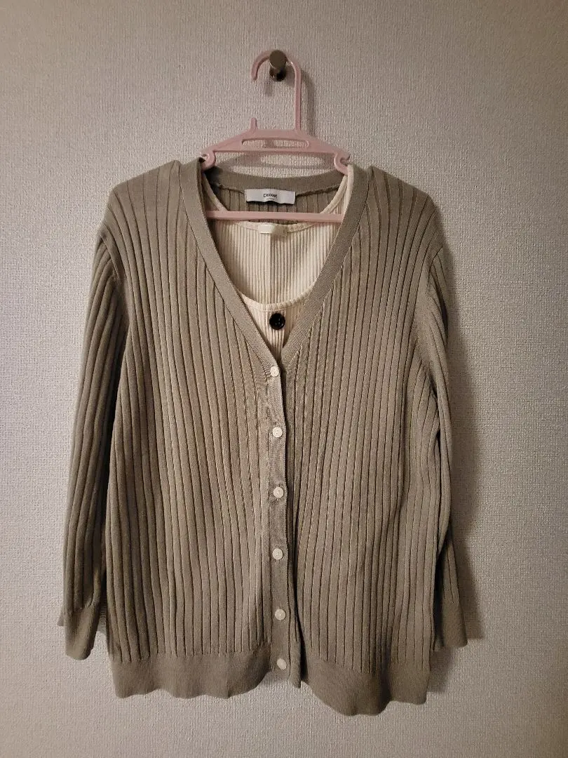 Thumbnail of Inner Set: V-neck Cardigan