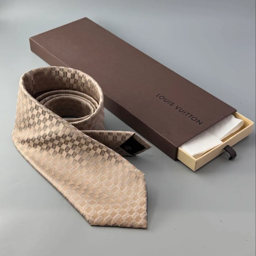 ✨美品✨ルイヴィトン LouisVuitton ネクタイ ロゴ刺繍 ゴールド✧ 2025年最新】LOUIS VUITTON カラー：ゴールド系 ネクタイの人気