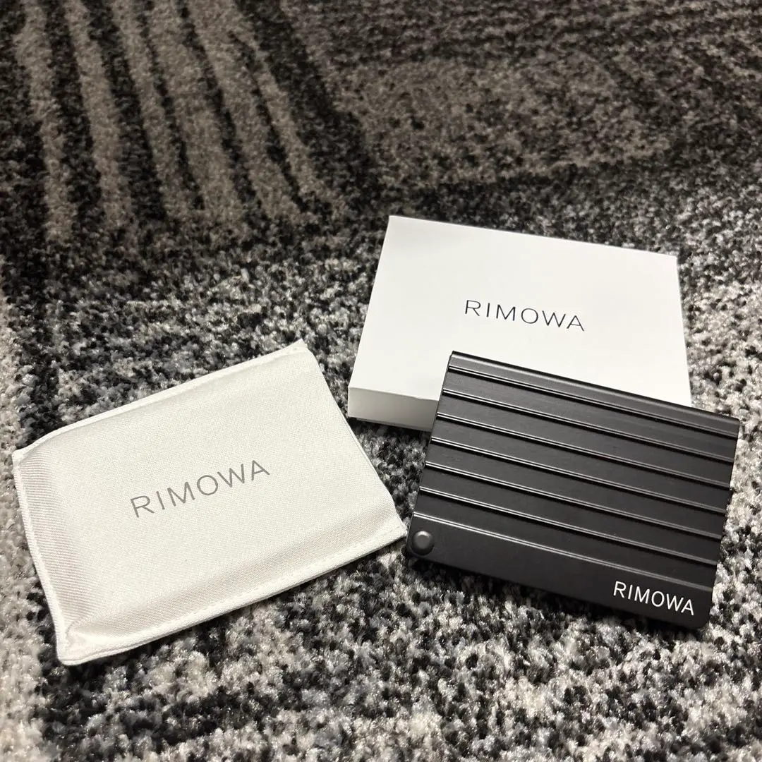 RIMOWA アルミニウム 名刺入れ ブラック アルミニウム製カードホルダー ブラック - 52600006 | RIMOWA