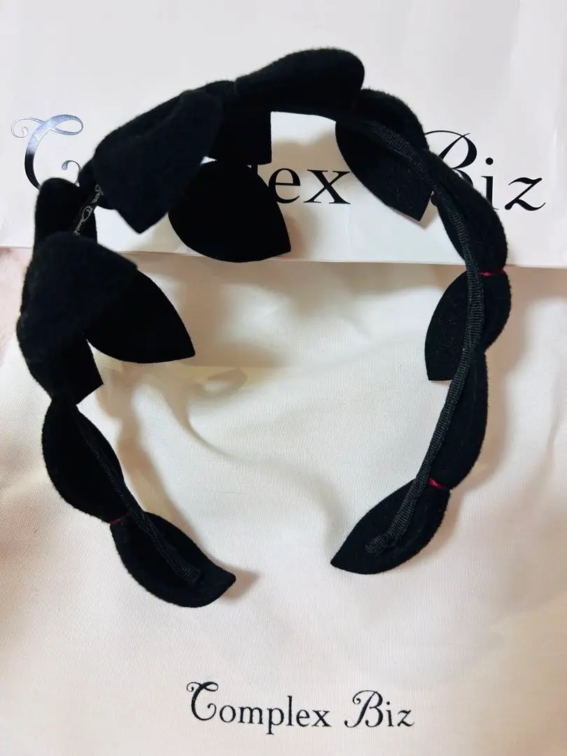 Complex Biz リボン　カチューシャ Jennifer Ouellette×Complex Biz リボンアシンメトリー フレキシ