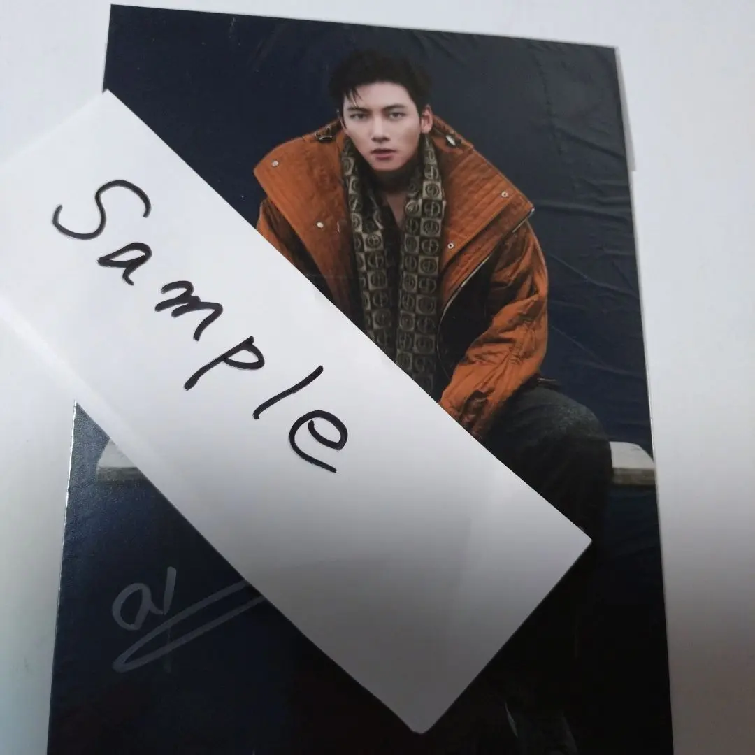 セール中…チ・チャンウク直筆サイン入り超 特大写真…Ji Chang-wook… タレントグッズ