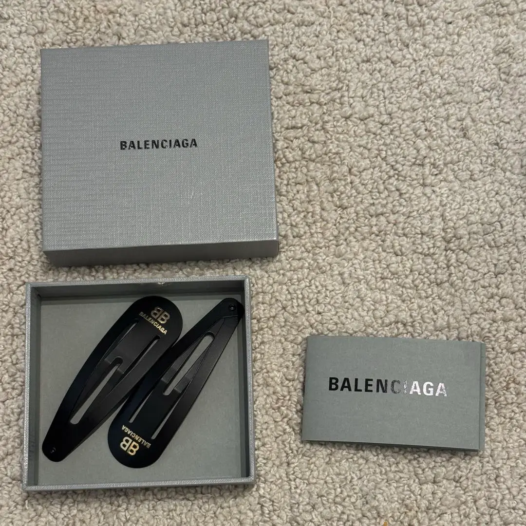 BALENCIAGA BB ヘアピン 黒 収納袋付き 楽天市場】BALENCIAGA バレンシアガ ヘアクリップ【3点セット