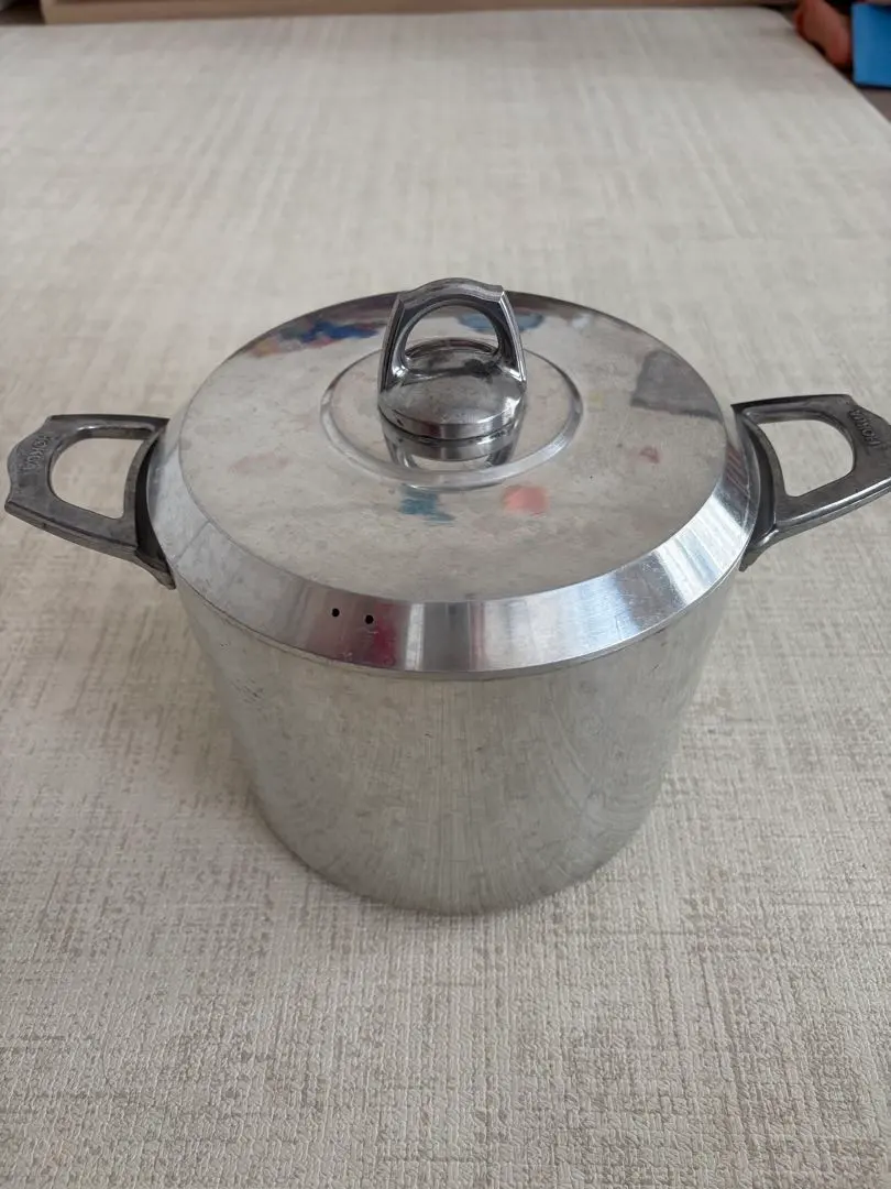 Thumbnail of HOKUA Cylindrical Pot with Lid, Aluminum Cast, Piccadilly