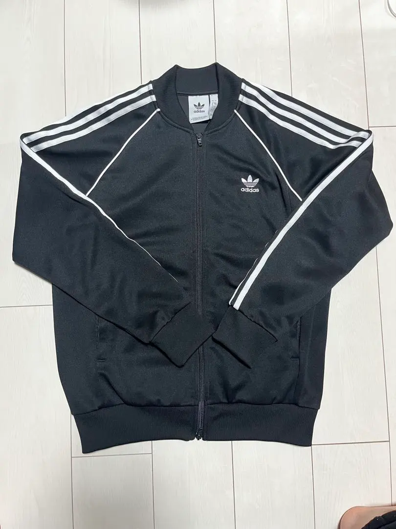 愛迪達運動外套 的縮圖