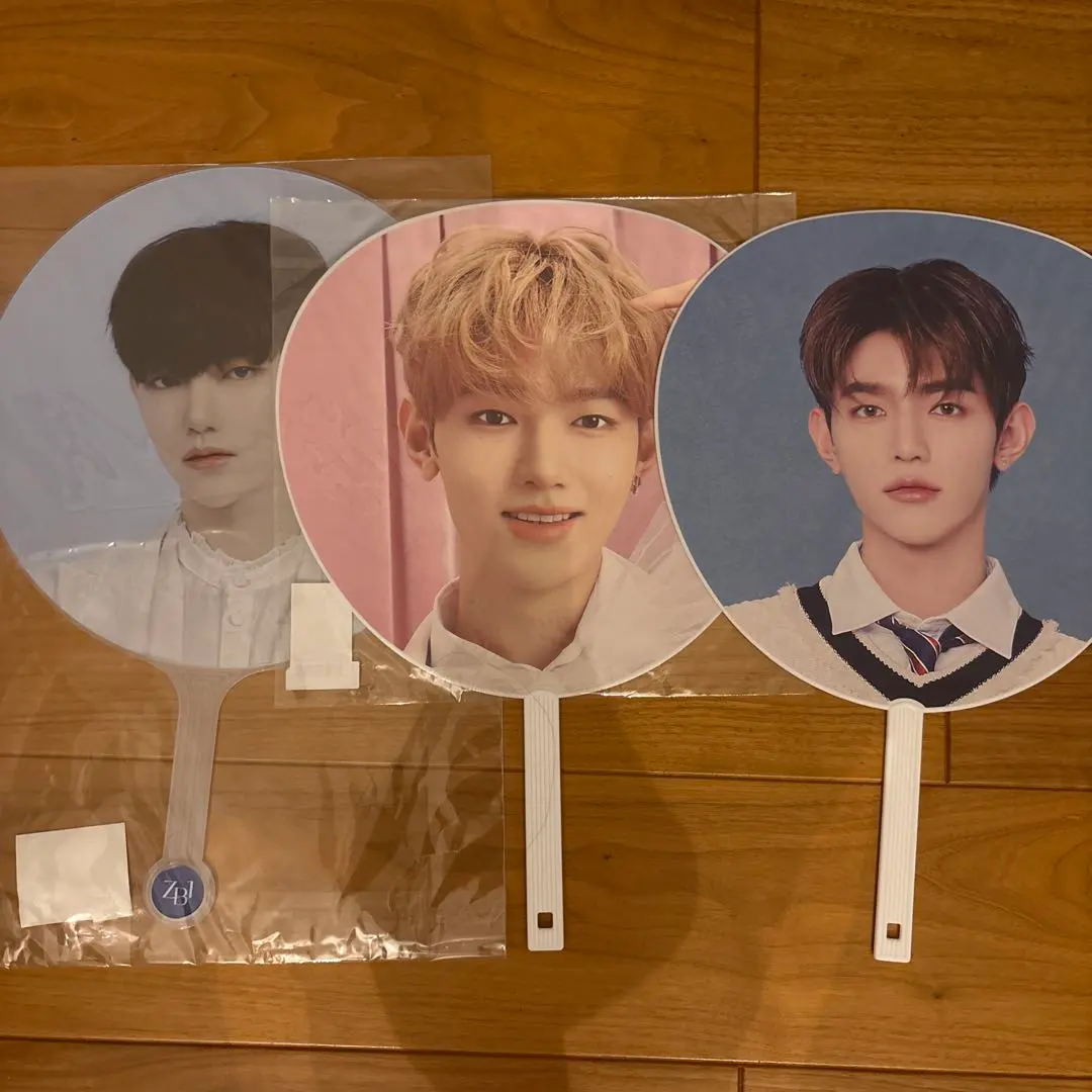 章昊 zb1 ZEROBASEONE 扇子 總匯 出售 LIVE 演唱會 粉絲見面會 本國 日本 的縮圖