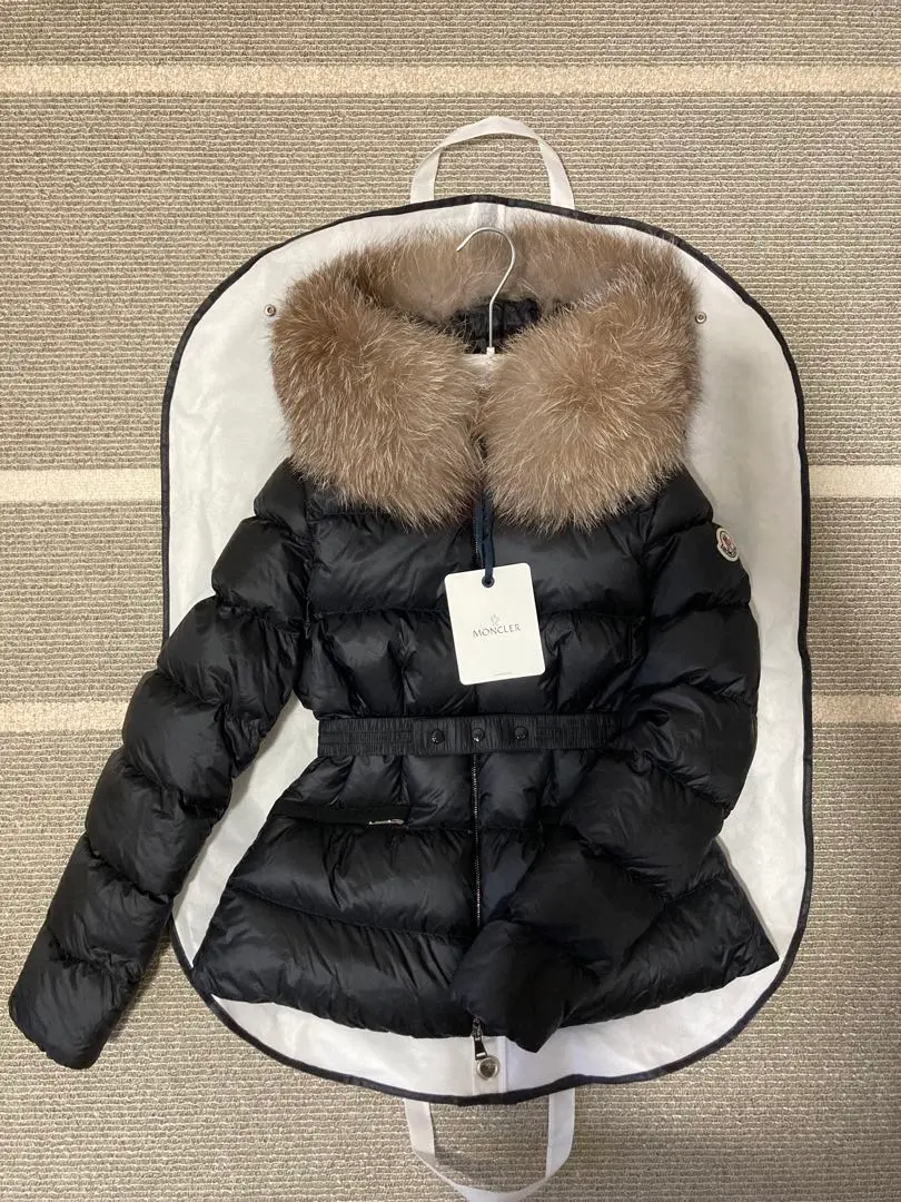 【値下げ】MONCLER ブラック ダウンジャケット リアルフォックス　BOED Moncler BOED ショートダウンジャケット – ウィーン ブランド直送便