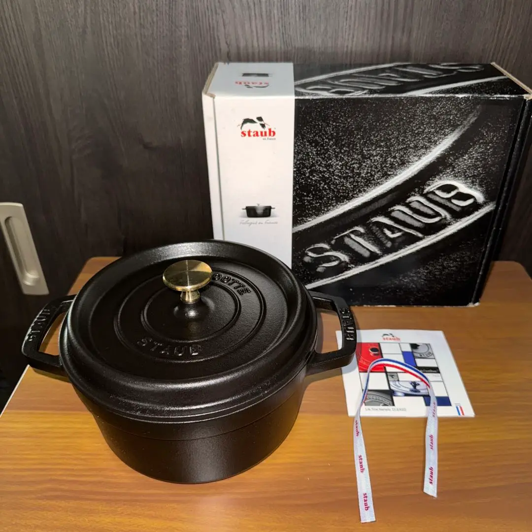 STAUB - 【新品未使用】ストウブ鍋 Staub ストウブ 鍋 20cm 両手鍋 ストウブ鍋 無水鍋 ラウンド