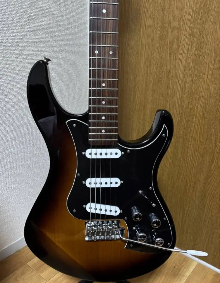 LINE 6 Variax 300 黒 本体のみ LINE 6 Variax 300 黒 本体のみ