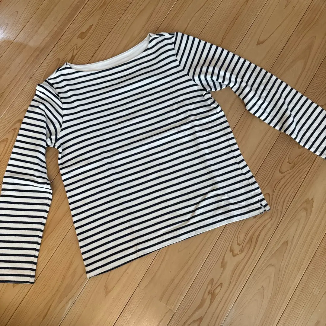Thumbnail of UNIQLO Boat Neck Cut-and-Sew, White and Black Stripes, Size M