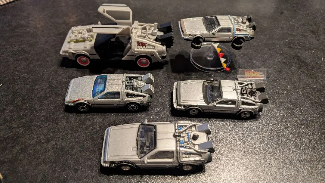 キャラウィール　デロリアンI.II、III 3体セット キャラウィール デロリアンI.II、III 3体セット キャラウィール