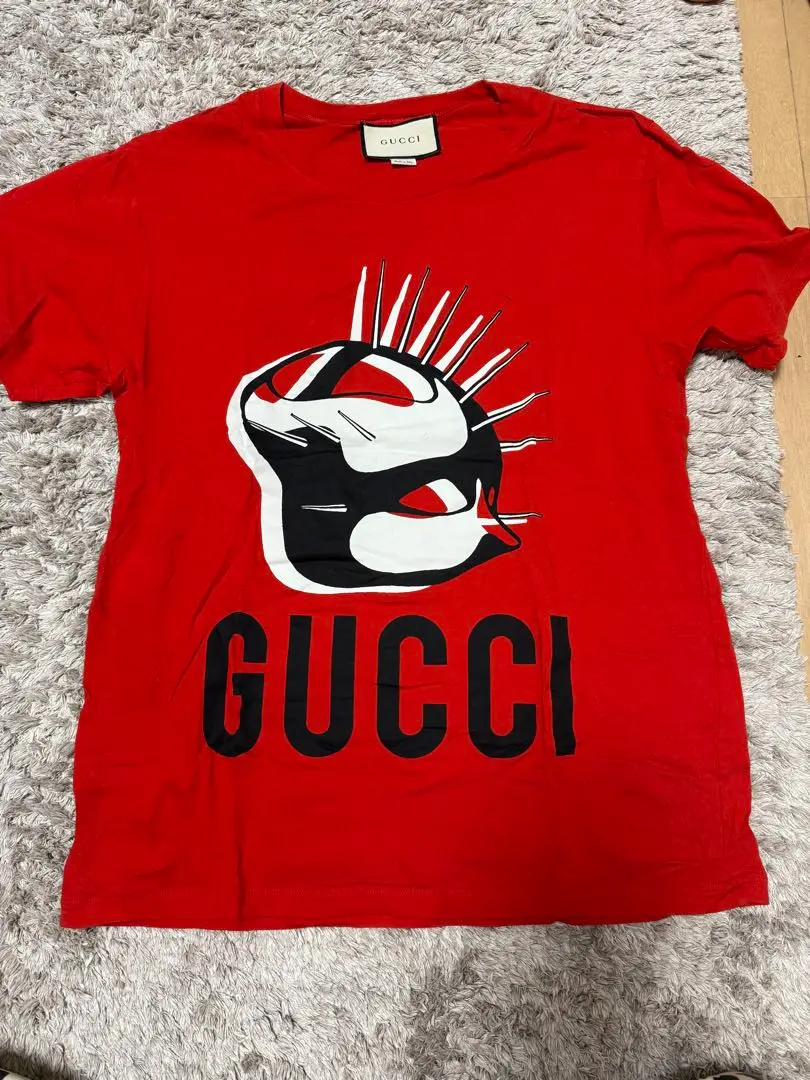 レア❗️GUCCI グッチ　レッドTシャツ　Lサイズ グッチ GUCCI Tシャツ カットソー ロゴ 刺繍 半袖 M 赤 レッド