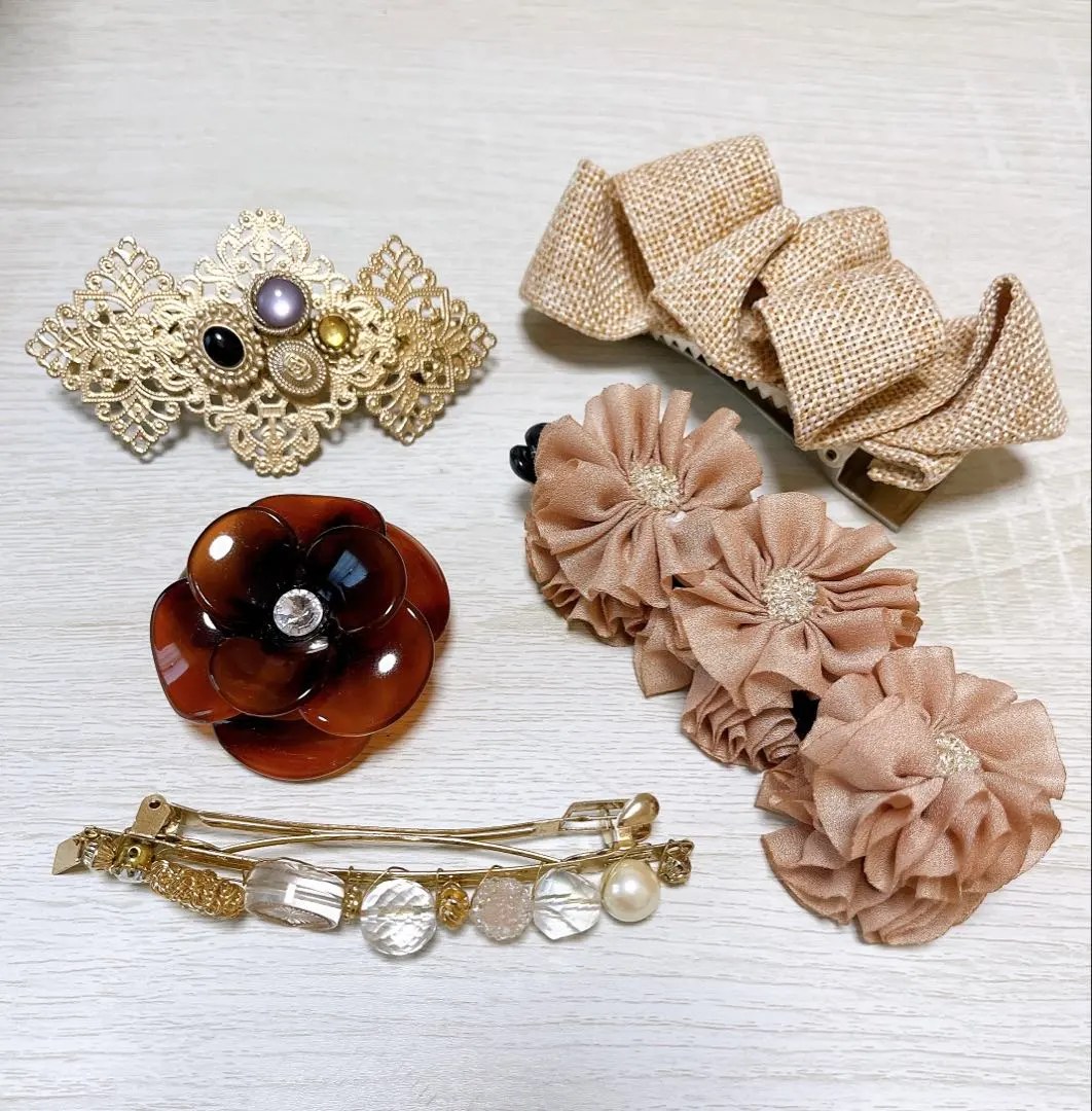 Thumbnail of [Set of 5] Hair Accessories: Barrettes, Decorations, Rubber Bands, Banana Hair Clips