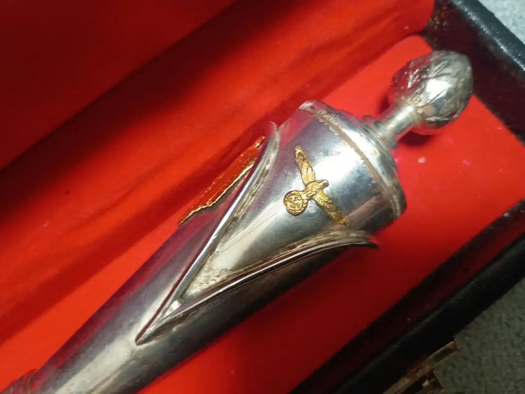 ドイツ軍　元帥杖　ロンメル将軍仕様　アクリル台座、白手袋付き ドイツ軍元帥杖ロンメル将軍仕様アクリル台座、白手袋付き