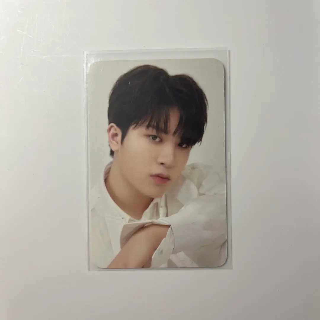 Thumbnail of treasure Junghwan trading card
