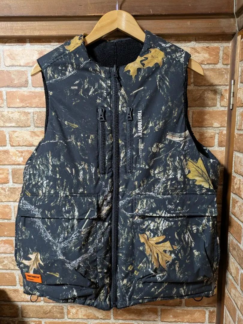【人気】タイトブースBULLET CAMO REVERSIBLE VEST L TIGHTBOOTH（タイトブース）BULLET CAMO REVERSIBLE VEST の公式