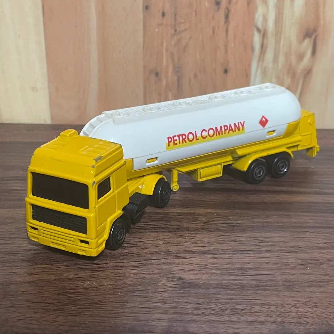 ミニカー　1/43 ボルボ FH 4 トレーラー ROUSSON [116930] 中古ミニカー 1/43 ボルボ FH 4 トレーラー ROUSSON [116930